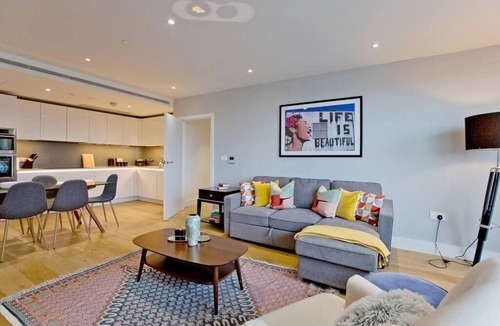 St. Mary's Park Apartment | Stunning panoramic view ,London , Thames,fully A.C