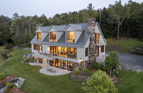 East Randolph House | Stunning, Peaceful, Modern Vermont Estate surrounded by State Park