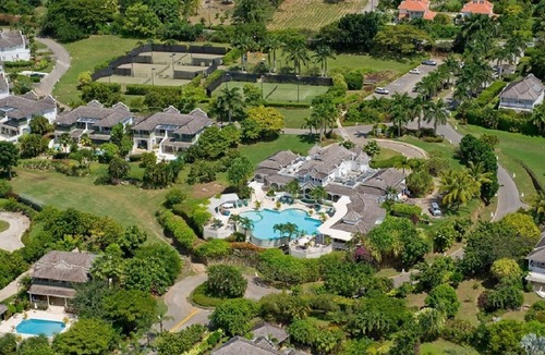 Mount Standfast Apartment | Stunning Penthouse with sea views, exclusive estate with Beach Club Membership