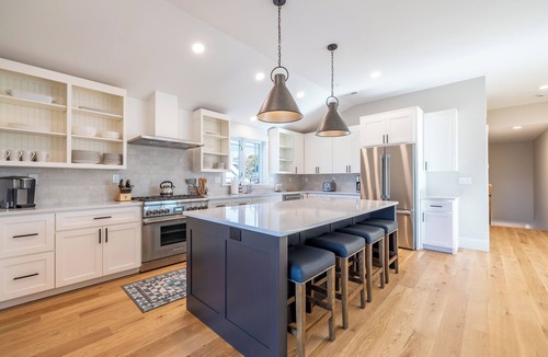 Andover Apartment | Stunning Penthouse 3Bed-3Bath PRIVATE ELEVATOR, Just steps to PA, Dining & Shops