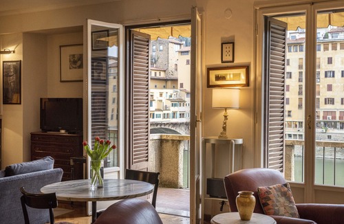 San Giovanni Apartment | Stunning Ponte Vecchio by Mmega