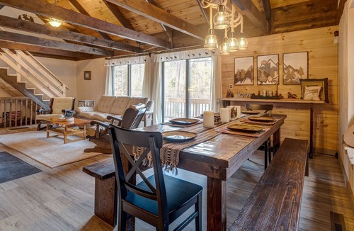 Madison Ski Chalet | Stunning Post & Beam Home Near Skiing