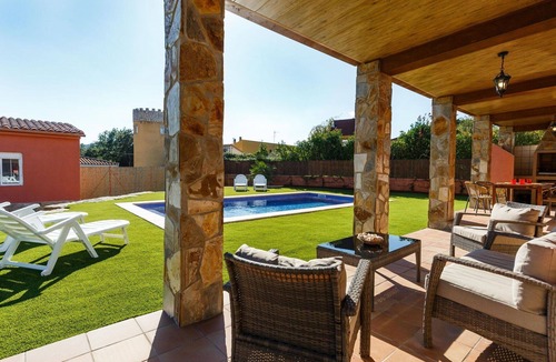 Can Carbonell House | Stunning private villa for 10 people with private pool, WIFI, TV and patio