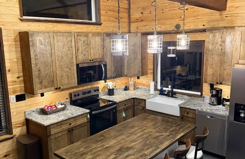 Board Camp Cabin | Stunning, premium cabin with all the amenities and close to ATV trails.