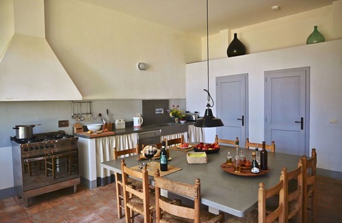 Citta della Pieve Villa | Stunning private villa for 14 people with private pool, WIFI, sauna, hot tub, TV and pets allowed