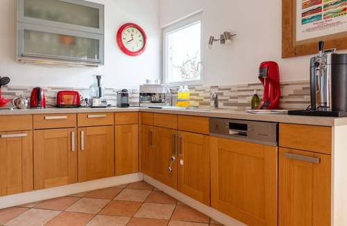 Alignan-du-Vent Villa | Stunning private villa for 8 people with private pool, WIFI, A/C, TV and terrace