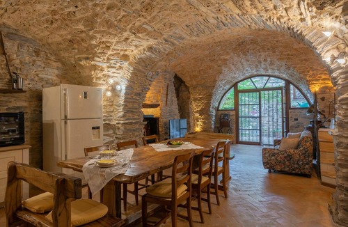 Prela House | Stunning private villa with WIFI, private pool, TV, terrace, pets allowed and panoramic view