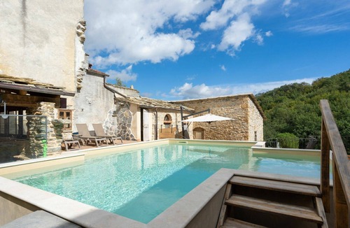 Prela House | Stunning private villa with WIFI, private pool, TV, terrace, pets allowed and panoramic view