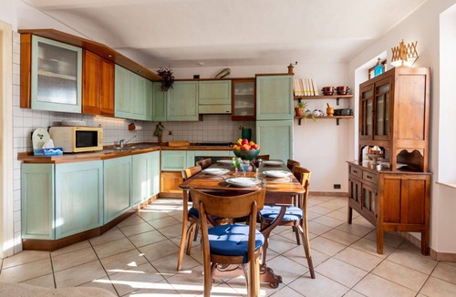 Abbazia House | Stunning private villa for 6 guests with WIFI, private pool, TV, patio and pets allowed