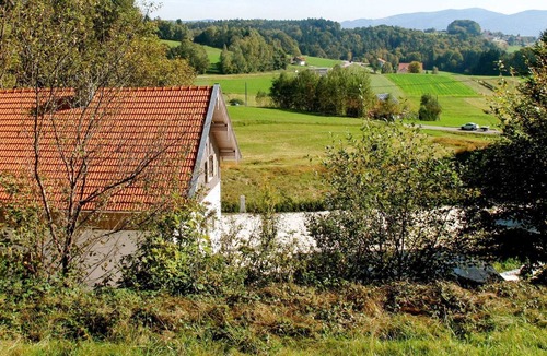 Schaufling House | Stunning private villa for 6 guests with WIFI, TV, terrace and parking