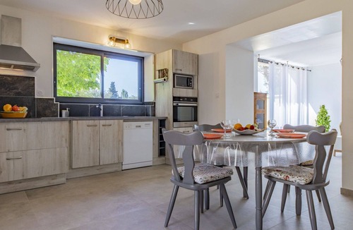 Richerenches House | Stunning private villa for 8 guests with WIFI, A/C, private pool, TV and terrace