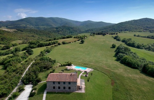 Bibbona Villa | Stunning private villa for 21 guests with A/C, private pool, WIFI, TV, terrace and panoramic view