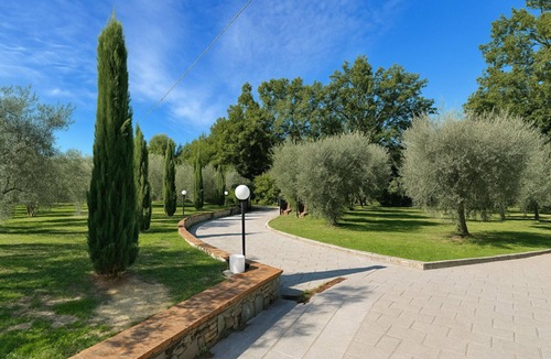 Lamporecchio Villa | Stunning private villa with hot tub, private pool, WIFI, TV, terrace and panoramic view