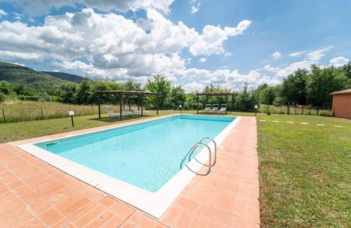Terranuova Bracciolini Villa | Stunning private villa for 11 guests with private pool, WIFI, TV, pets allowed and panoramic view