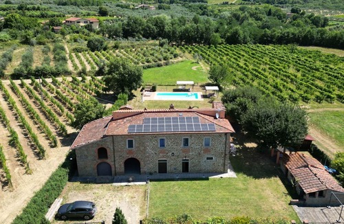 Terranuova Bracciolini Villa | Stunning private villa for 11 guests with private pool, WIFI, TV, pets allowed and panoramic view