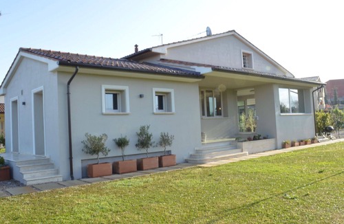 Fiorino House | Stunning private villa for 6 guests with A/C, WIFI, TV and patio