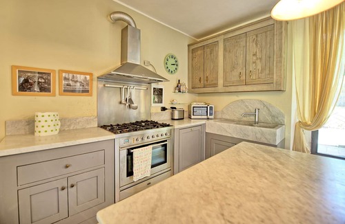 San Gimignano Villa | Stunning private villa for 5 guests with WIFI, private pool, A/C, TV and panoramic view
