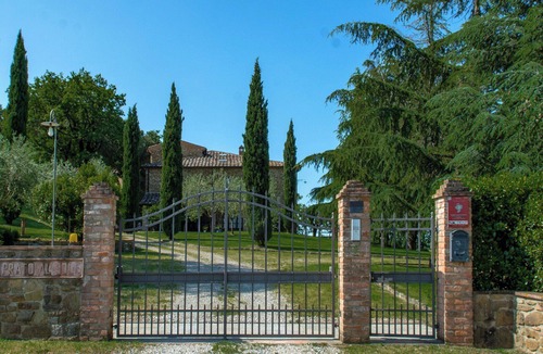 Bucine Villa | Stunning private villa for 17 people with private pool, WIFI, TV, veranda and panoramic view