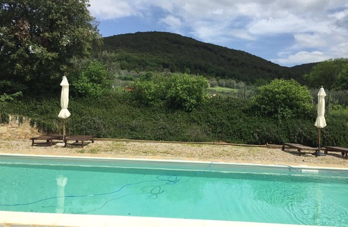 Villa A Sesta Villa | Stunning private villa with A/C, pool, WIFI, TV, patio and panoramic view, close to Siena