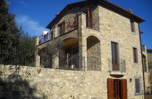 Villa A Sesta Villa | Stunning private villa with A/C, pool, WIFI, TV, patio and panoramic view, close to Siena