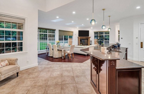 Wading River House | STUNNING PRIVATE OASIS 25 MINS TO WESTHAMPTON! BEACH!!
