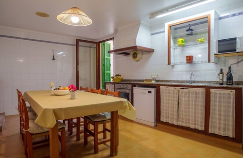 Banyalbufar House | Stunning private villa for 6 people with WIFI, A/C, TV and terrace
