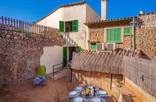 Banyalbufar House | Stunning private villa for 6 people with WIFI, A/C, TV and terrace