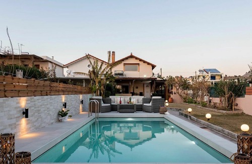 Lardos Villa | Stunning private villa for 10 people with A/C, private pool, WIFI, TV, patio and parking