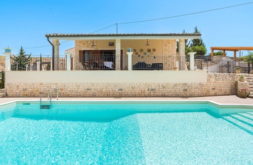 Montallegro Villa | Stunning private villa for 6 people with WIFI, A/C, private pool and terrace