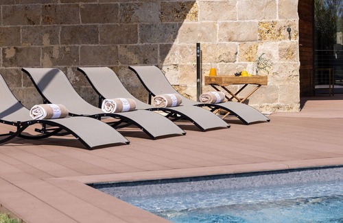 Radicondoli Villa | Stunning private villa for 12 guests with WIFI, private pool, A/C, TV, veranda and pets allowed