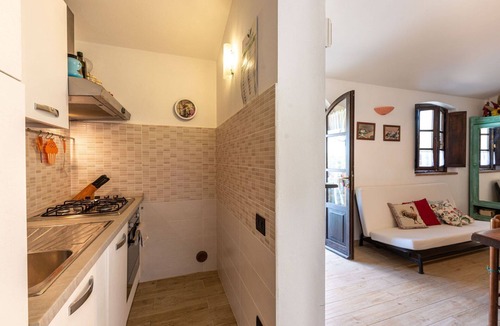 Roccastrada Villa | Stunning private villa for 6 people with WIFI, A/C, pool, TV, terrace and pets allowed