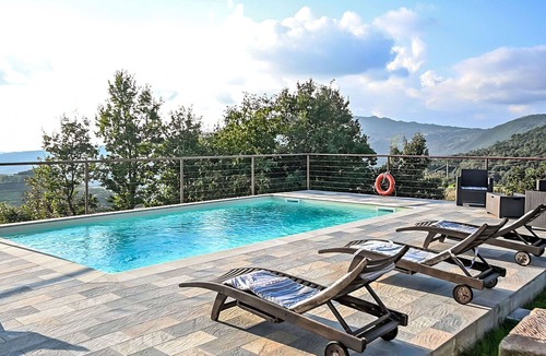 Roccastrada House | Stunning private villa for 6 guests with A/C, private pool, WIFI, TV, patio and panoramic view