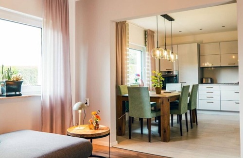 Hunerbach House | Stunning private villa for 6 guests with WIFI, TV and parking