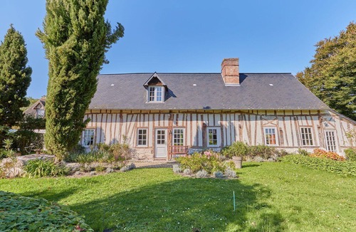 Vatteville La Rue House | Stunning private villa for 9 guests with private pool, WIFI, TV and pets allowed