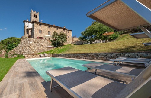 Villabuona Villa | Stunning private villa with private pool, WIFI, TV, patio and panoramic view, close to Lucca