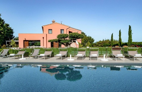Ripatransone Villa | Stunning private villa with private pool, WIFI, A/C, TV, patio, pets allowed and panoramic view