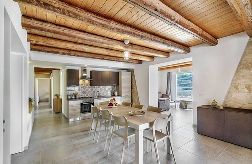 Giarratana Villa | Stunning private villa for 8 guests with A/C, WIFI, private pool, TV and terrace