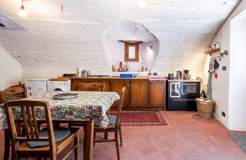 Roccabruna House | Stunning private villa for 4 guests with WIFI, TV and patio