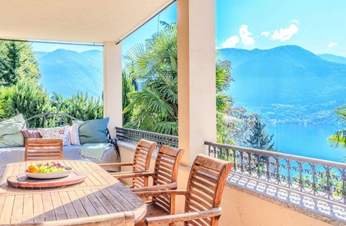 San Mamete Villa | Stunning private villa for 14 guests with WIFI, private pool, TV, terrace and pets allowed