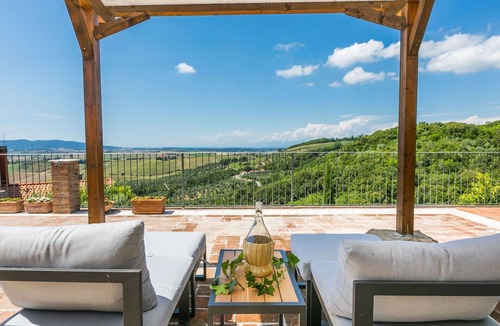 Santa Luce House | Stunning private villa for 5 guests with A/C, WIFI, TV, patio, pets allowed and panoramic view
