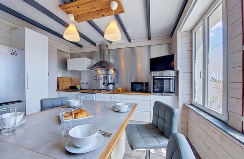 Locquirec House | Stunning private villa for 6 guests with WIFI, TV and pets allowed