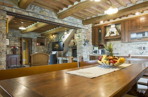Castelvecchio Villa | Stunning private villa for 14 people with private pool, WIFI, A/C, TV, patio and pets allowed