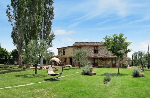 Castelvecchio Villa | Stunning private villa for 14 people with private pool, WIFI, A/C, TV, patio and pets allowed