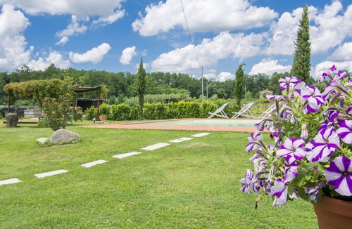 Castelvecchio Villa | Stunning private villa for 14 people with private pool, WIFI, A/C, TV, patio and pets allowed