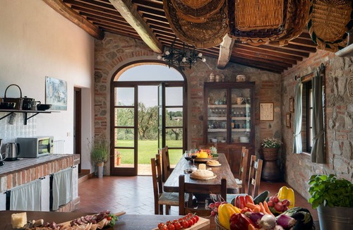 Santarello Villa | Stunning private villa with WIFI, hot tub, private pool, TV, pets allowed, close to Montepulciano