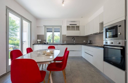 Soglio Villa | Stunning private villa for 8 guests with hot tub, WIFI, A/C, TV, terrace and panoramic view