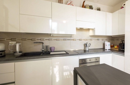 Caprezzo House | Stunning private villa for 6 people with WIFI, TV and patio