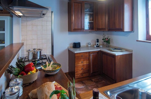 Panicale Villa | Stunning private villa for 6 guests with private pool, A/C, WIFI, TV, patio and pets allowed