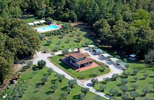 Santarello Villa | Stunning private villa for 8 people with WIFI, private pool, A/C and TV, close to Montepulciano