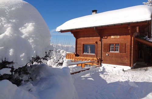 Barboleusaz House | Stunning private villa for 8 people with WIFI, TV and terrace